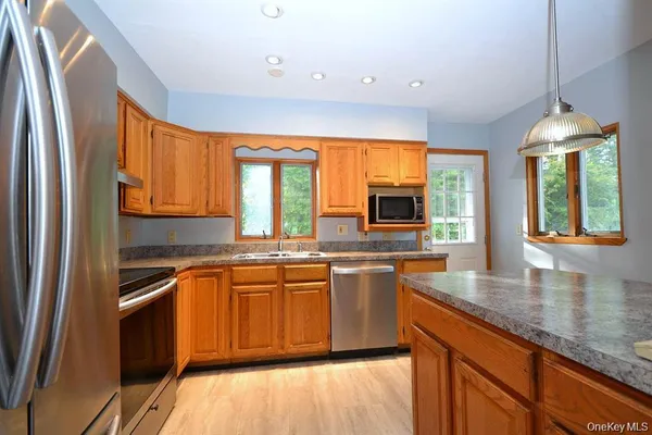 $499,000 | 120 Arlington Road, Lake Ronkonkoma, NY 11779