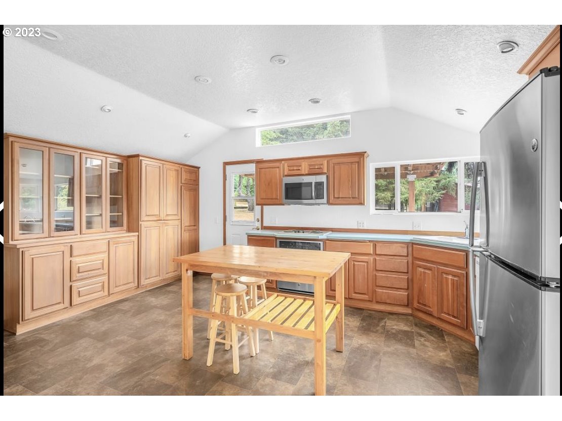 61242 Barger Road St. Helens, OR 97051 - Photo 14 of 35 Kitchen