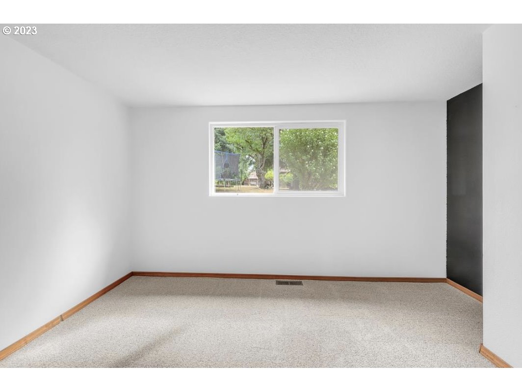 61242 Barger Road St. Helens, OR 97051 - Photo 23 of 35 Bedroom