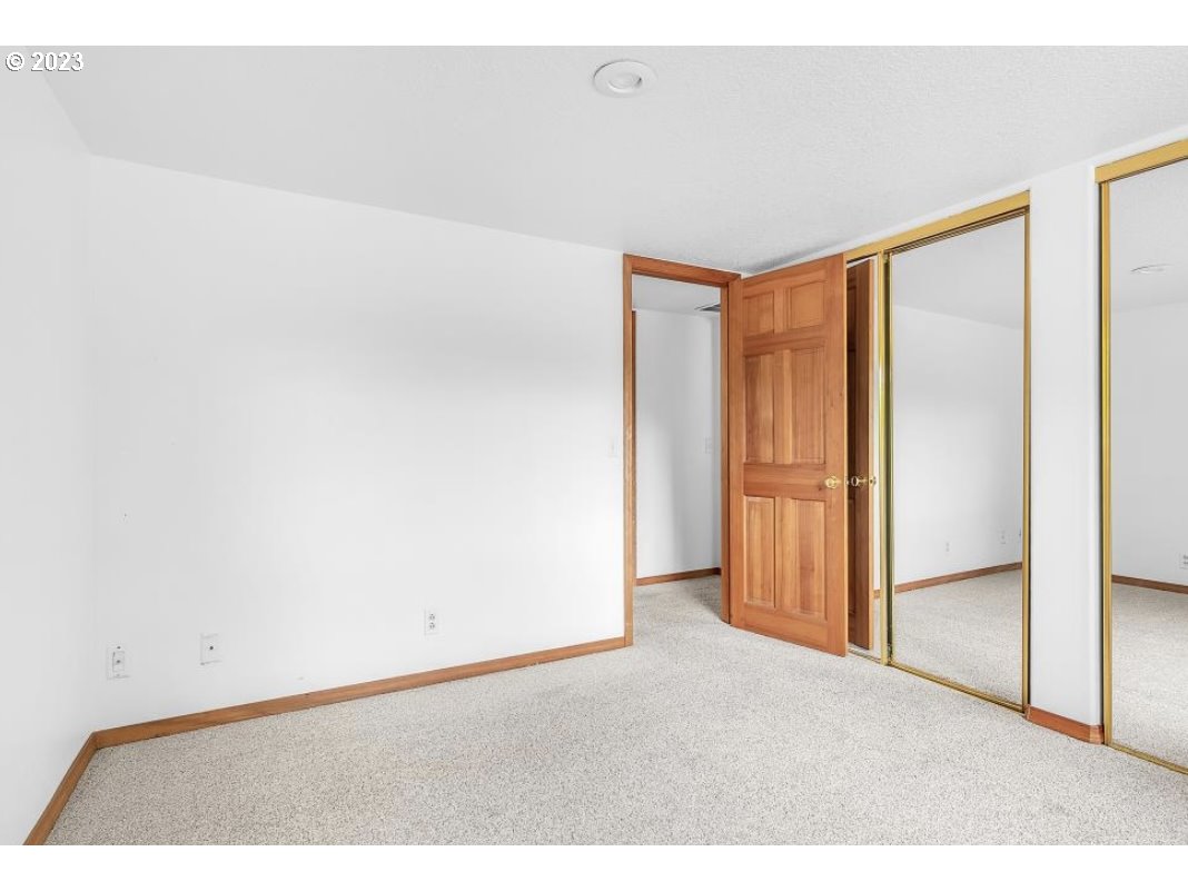 61242 Barger Road St. Helens, OR 97051 - Photo 24 of 35 Bedroom