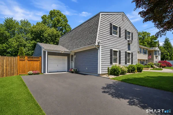 $699,000 | 6 3 Seasons Lane, Norwalk, CT 06851