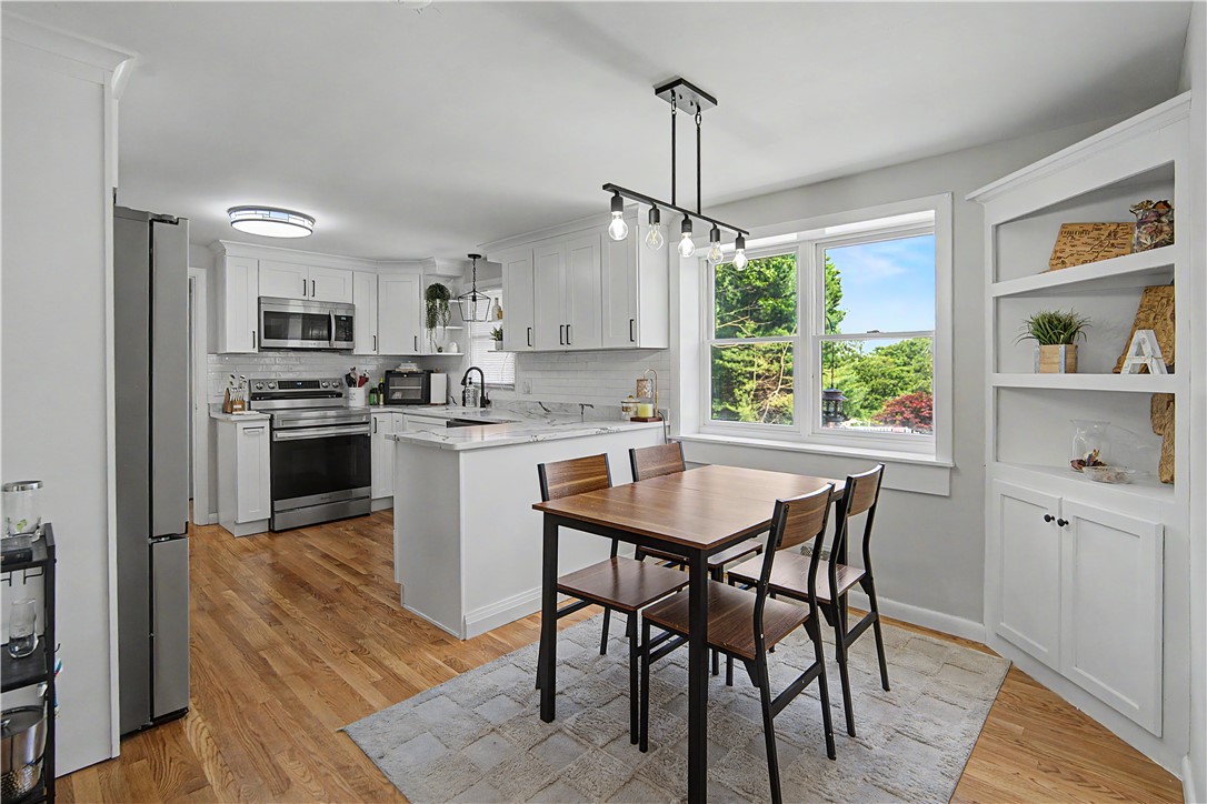 162 Larchmont Road Warwick, RI 02886 - Photo 9 of 36