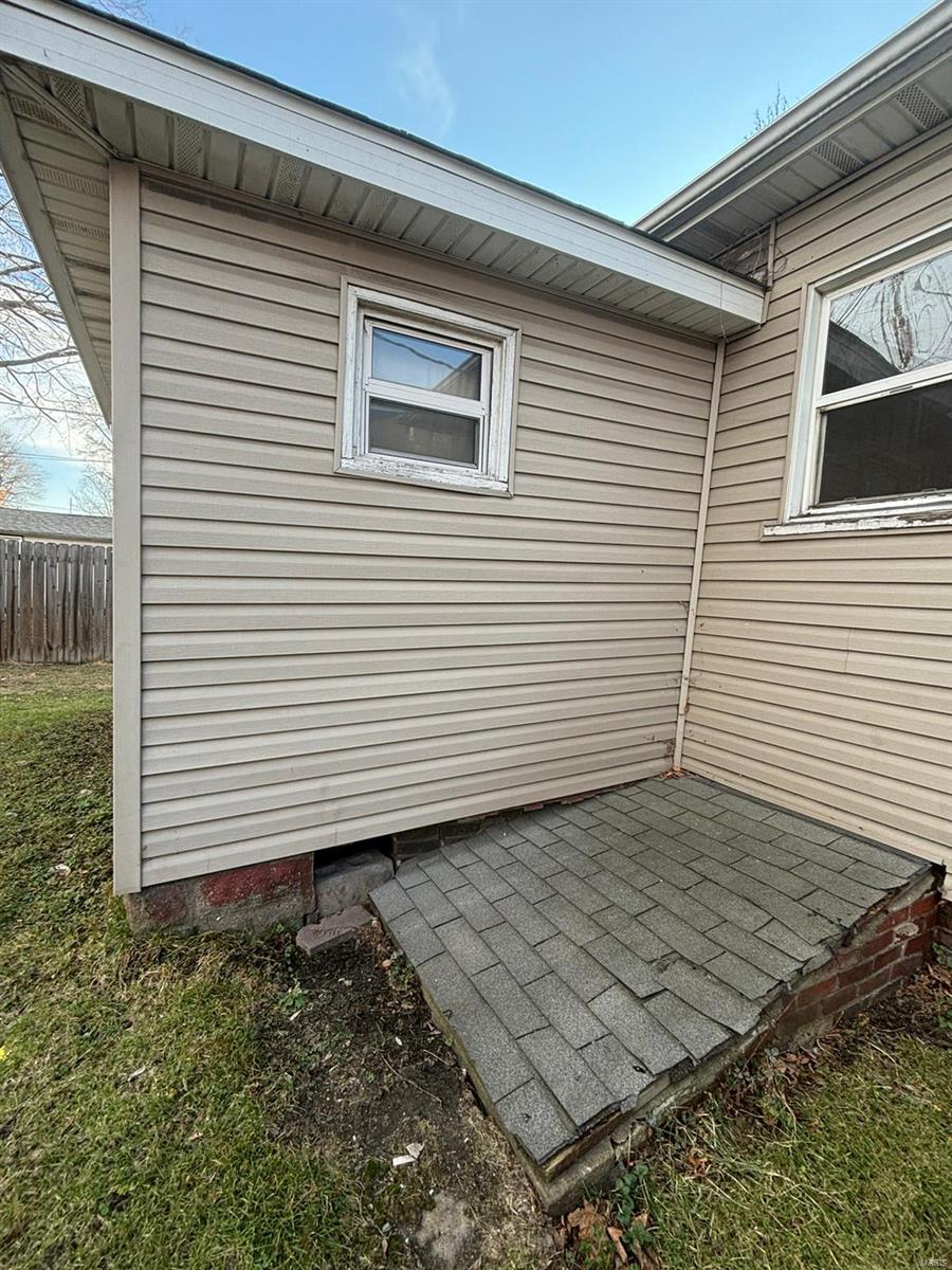 2405 Edwards Street Granite City, IL 62040 - Photo 8 of 13