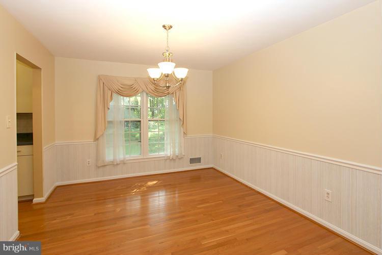 4401 Rendale Court Olney, MD 20832 - Photo 6 of 30 Dining Room