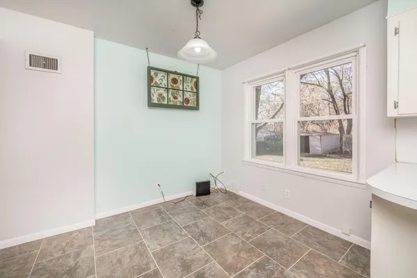 $129,900 | 623 South Central Avenue, Mulvane, KS 67110