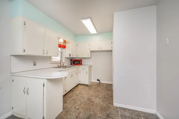 $129,900 | 623 South Central Avenue, Mulvane, KS 67110