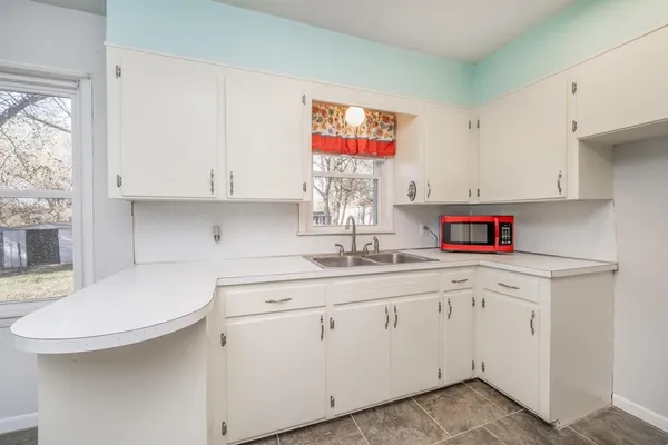 $129,900 | 623 South Central Avenue, Mulvane, KS 67110