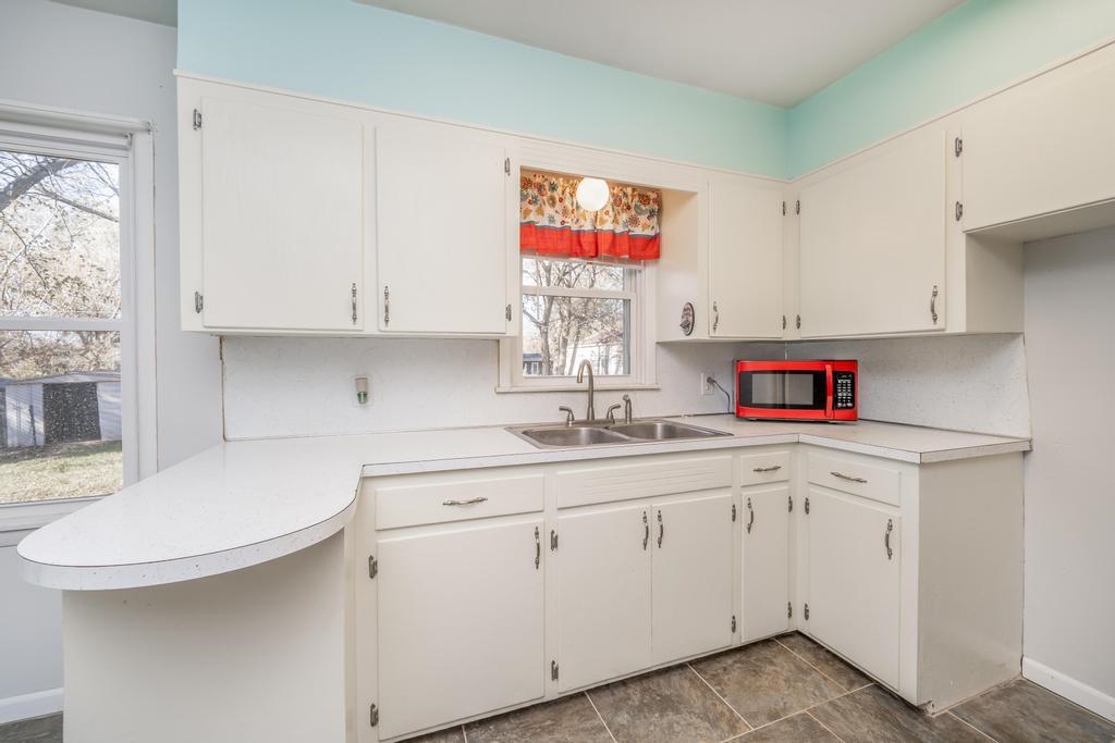 623 South Central Avenue Mulvane, KS 67110 - Photo 14 of 35