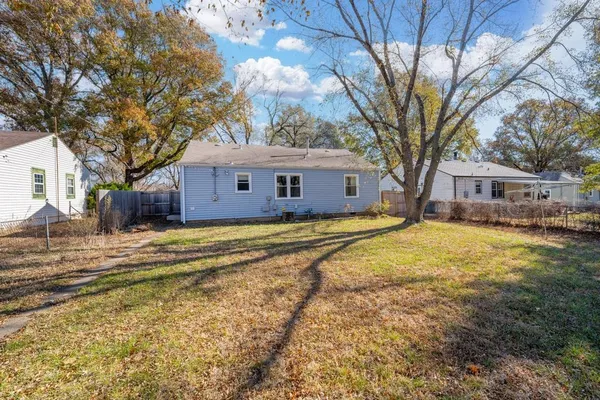 $129,900 | 623 South Central Avenue, Mulvane, KS 67110