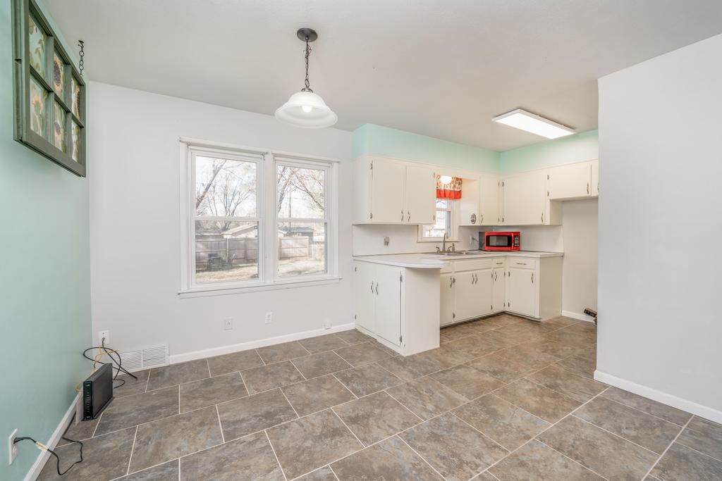 623 South Central Avenue Mulvane, KS 67110 - Photo 10 of 35