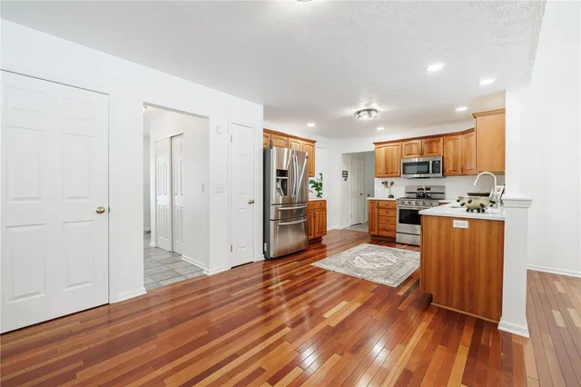 $390,000 | 2 Country Village Lane, Parma, NY 14468