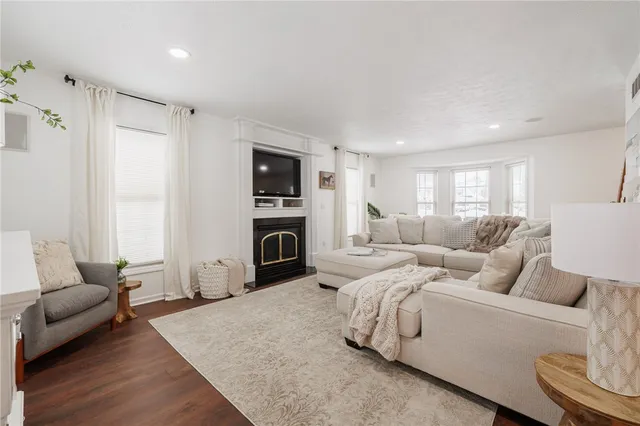 $390,000 | 2 Country Village Lane, Parma, NY 14468