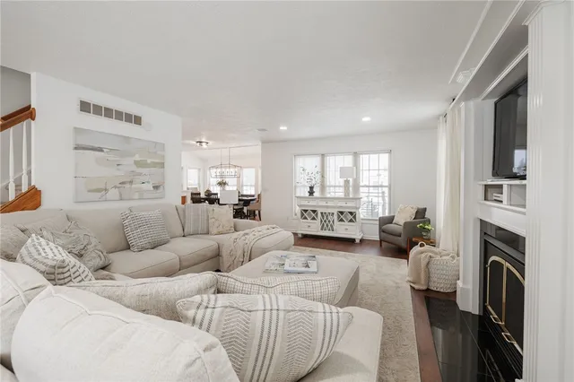 $390,000 | 2 Country Village Lane, Parma, NY 14468