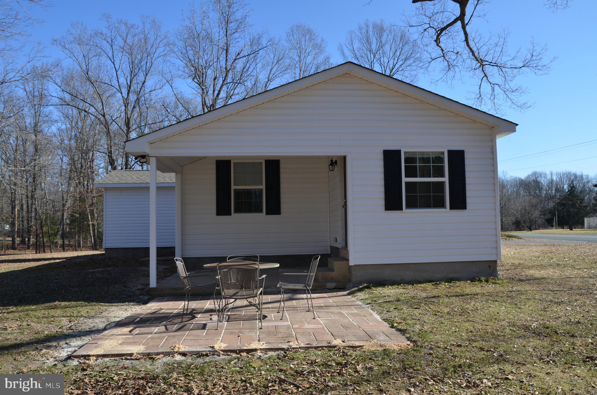 13081 State Road King George, VA 22485 - Photo 4 of 37 Terrace, covered porch