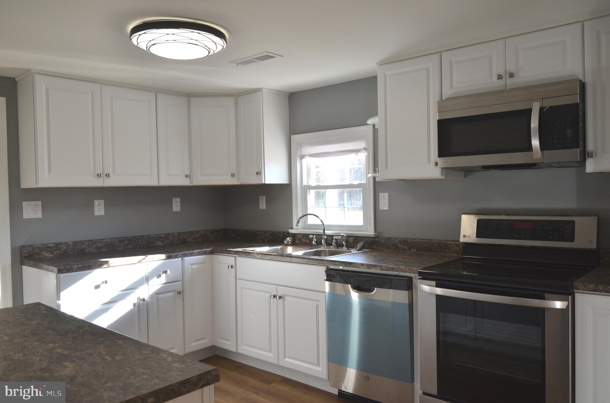 13081 State Road King George, VA 22485 - Photo 8 of 37 New Stove, Dishwasher & Built in Microwave