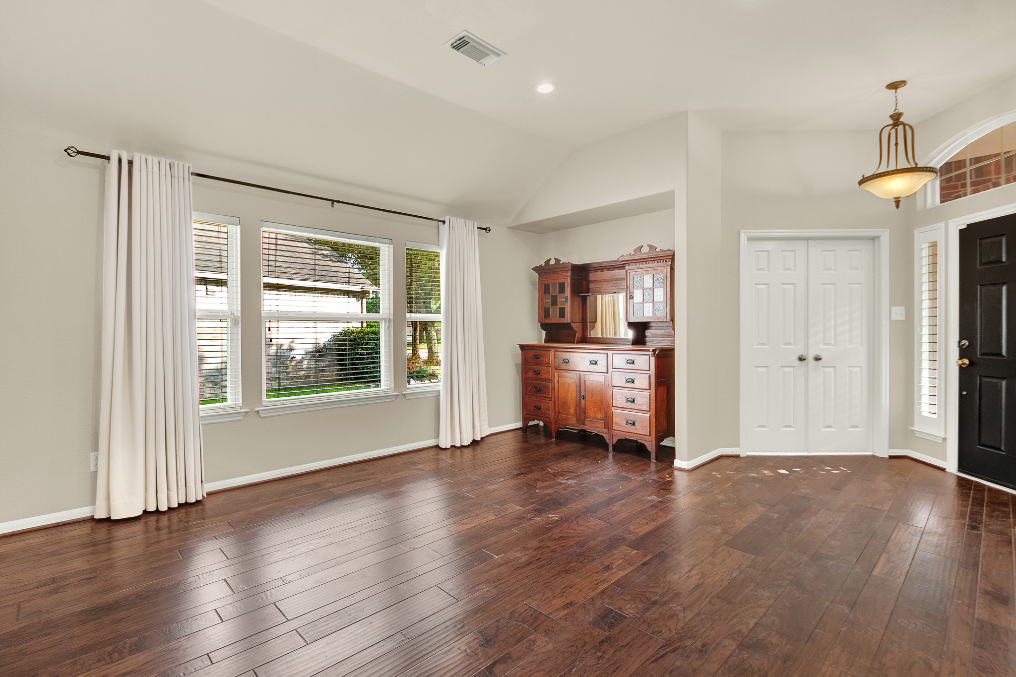 9226 Fernwillow Drive Spring, TX 77379 - Photo 10 of 36 Gallery Image 10