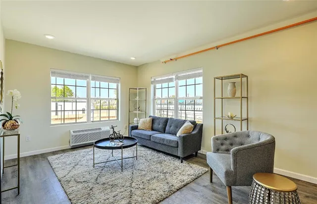 $1,650 | 327 Pine Street, Unit 1022, Pawtucket, RI 02860