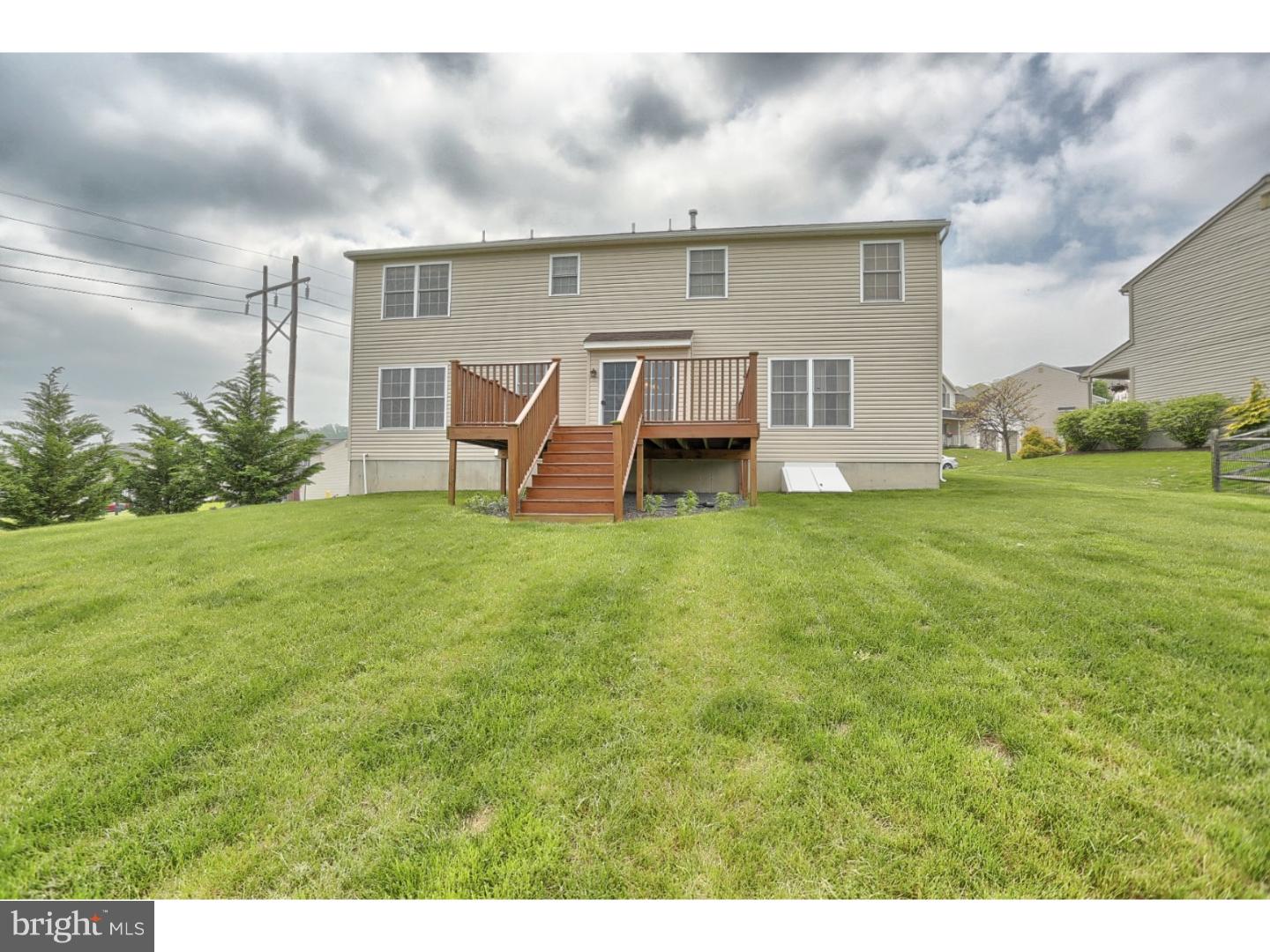 7 Crestview Drive Sinking Spring, PA 19608 - Photo 4 of 25