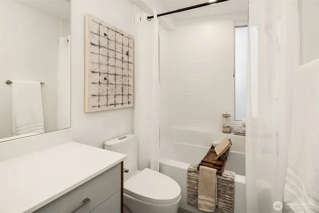 $999,900 | 629 13th Avenue East, Seattle, WA 98102