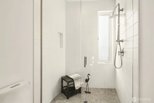 $999,900 | 629 13th Avenue East, Seattle, WA 98102