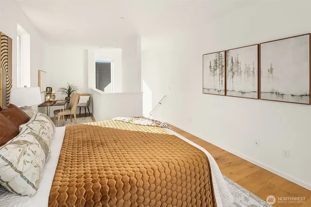 $999,900 | 629 13th Avenue East, Seattle, WA 98102