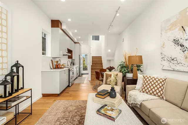 $999,900 | 629 13th Avenue East, Seattle, WA 98102