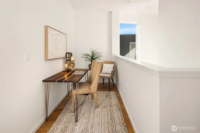 $999,900 | 629 13th Avenue East, Seattle, WA 98102