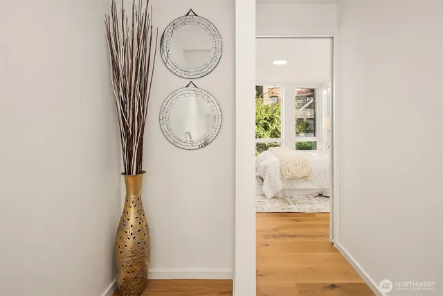 $999,900 | 629 13th Avenue East, Seattle, WA 98102