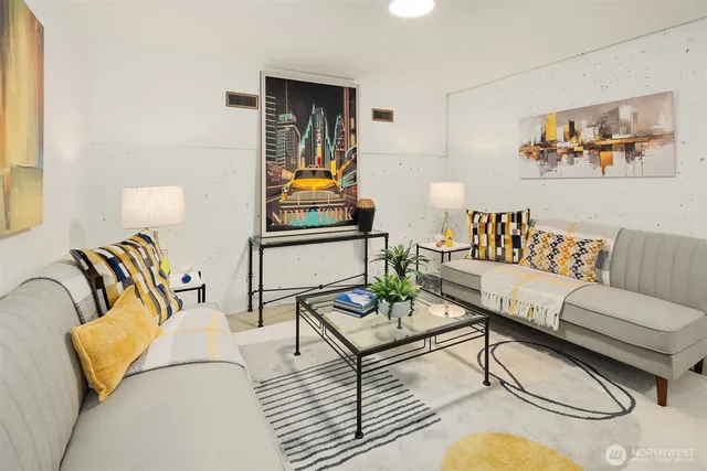 $999,900 | 629 13th Avenue East, Seattle, WA 98102