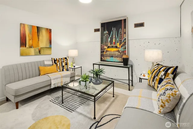 $999,900 | 629 13th Avenue East, Seattle, WA 98102