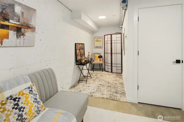 $999,900 | 629 13th Avenue East, Seattle, WA 98102