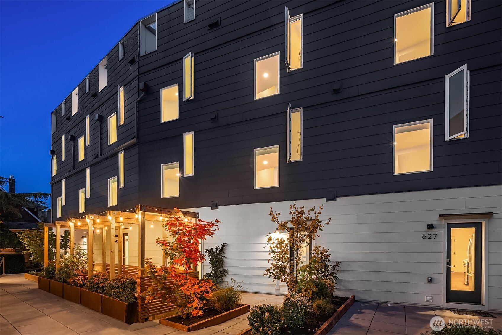 629 13th Avenue East Seattle, WA 98102 - Photo 34 of 36 a view of a brick building with many windows