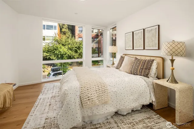 $999,900 | 629 13th Avenue East, Seattle, WA 98102