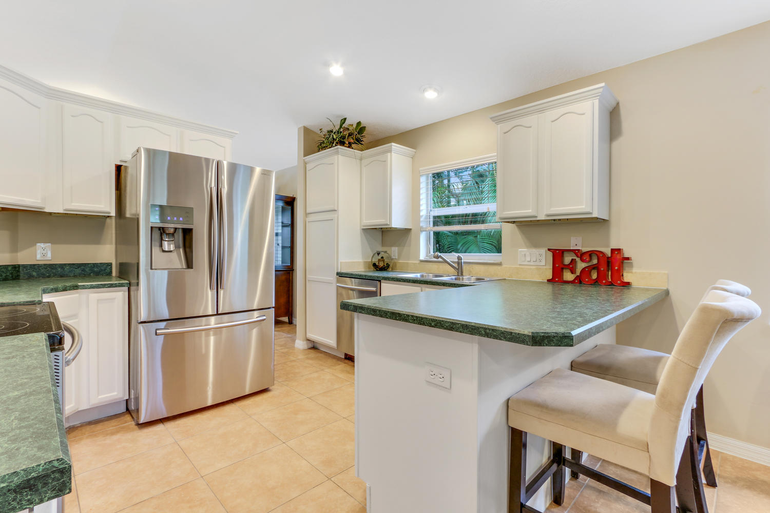 17633 Cinquez Park Road West Jupiter, FL 33458 - Photo 7 of 20 Kitchen