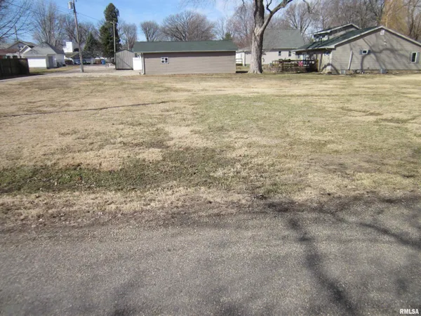 $11,000 | 715 East High Street, Mason City, IL 62664