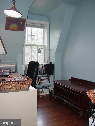 7007 Copeleigh Road Baltimore, MD 21212 - Photo 16 of 30 a bedroom with a bed and a window