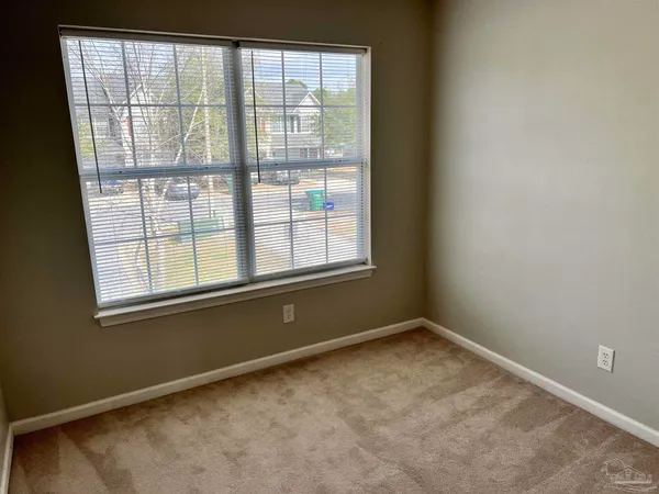 $1,400 | 280 Swaying Pine Court, Crestview, FL 32539