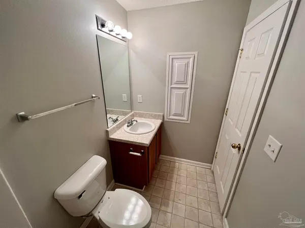 $1,400 | 280 Swaying Pine Court, Crestview, FL 32539