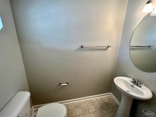 $1,400 | 280 Swaying Pine Court, Crestview, FL 32539