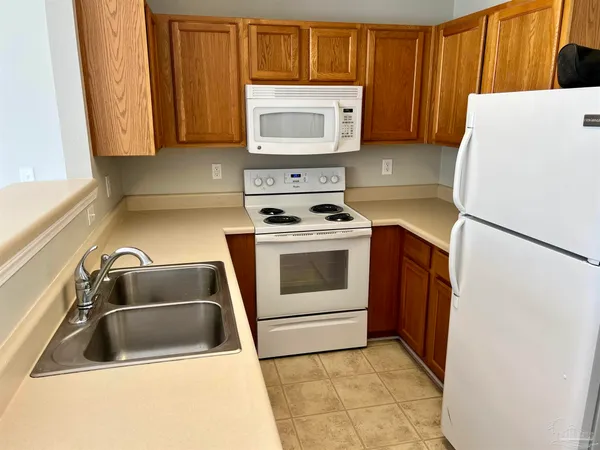 $1,400 | 280 Swaying Pine Court, Crestview, FL 32539