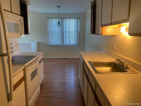 3057 High Pointe Ridge Road Lake Orion, MI 48359 - Photo 2 of 15