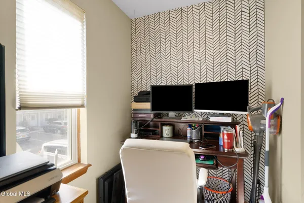 $225,000 | 1906 Cambridge Manor Drive, Scotia, NY 12302