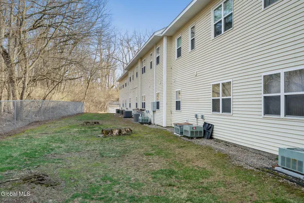 $225,000 | 1906 Cambridge Manor Drive, Scotia, NY 12302