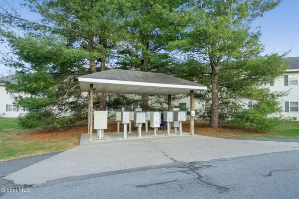$225,000 | 1906 Cambridge Manor Drive, Scotia, NY 12302