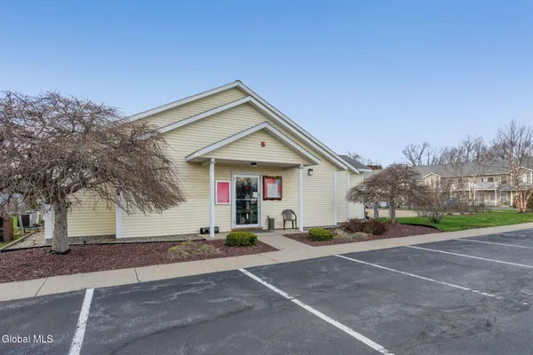 $225,000 | 1906 Cambridge Manor Drive, Scotia, NY 12302