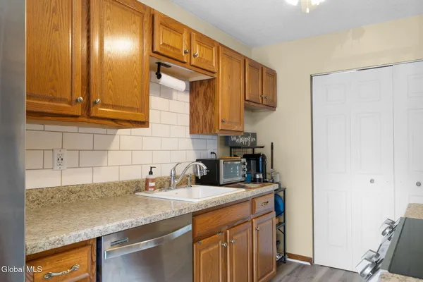 $225,000 | 1906 Cambridge Manor Drive, Scotia, NY 12302