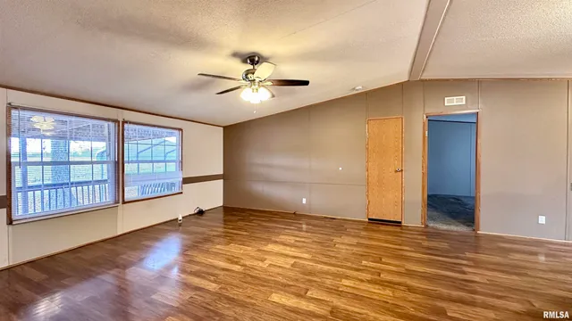 $149,000 | 20855 South Street, Thompsonville, IL 62890