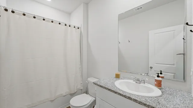 $2,035 | 4055 Fort Palmer Boulevard, St. Hedwig, TX 78152