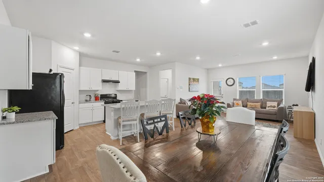 $2,035 | 4055 Fort Palmer Boulevard, St. Hedwig, TX 78152