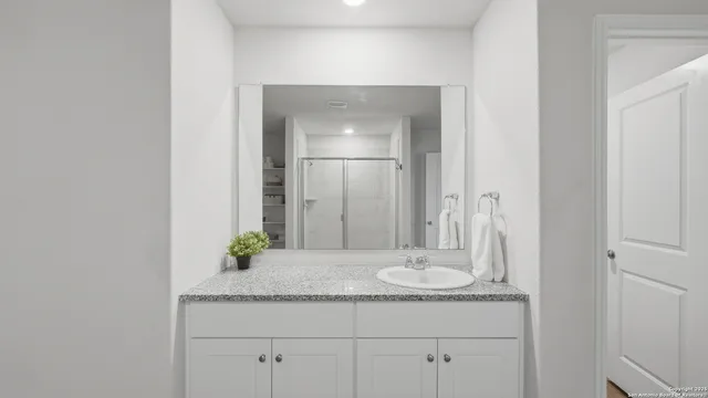 $2,035 | 4055 Fort Palmer Boulevard, St. Hedwig, TX 78152